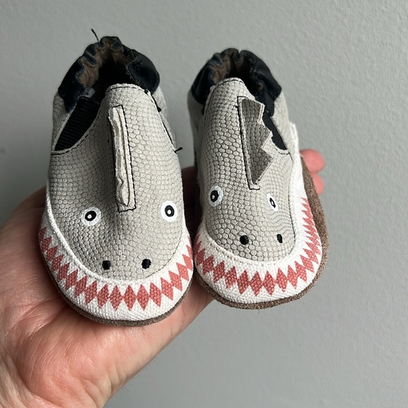 Robeez Dinosaur Soft Crib Shoes - Picture 4 of 7